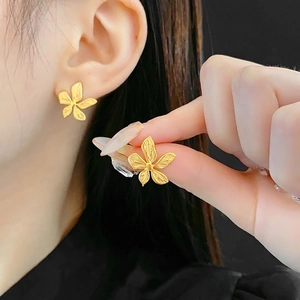 Elegant Flower Stud Earrings Titanium Steel Gold Plated Brushed Matte Floral Design Vintage Luxury Jewelry For Women
