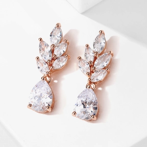 Klassische Tropfenohrringe in Roségold mit Zirkonia für Hochzeiten und Partys