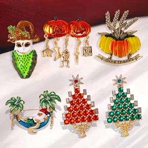 Festive Christmas Halloween Brooch For Women Men Zinc Alloy Rhinestone Enamel Santa Claus Pumpkin Tree Owl Brooch Pin Jewelry Gift
