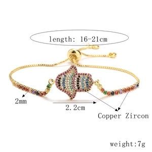Dimensions détaillées du bracelet Main de Fatma avec zircons colorés et base dorée