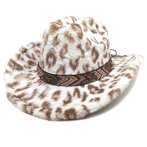 Leopardenmuster Cowboyhut aus Kunstpelz mit Stierkopf-Emblem und Metallnieten