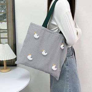 Borsa tote in tela a righe con simpatiche anatre 3D e spalline verdi da donna
