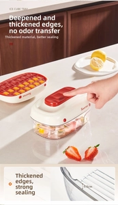 Detail view of the 0.5cm thickened edge on a food-grade ice cube tray for leakproof sealing
