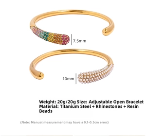 Détails de bracelets en acier doré 18k avec strass dégradés et perles élégantes