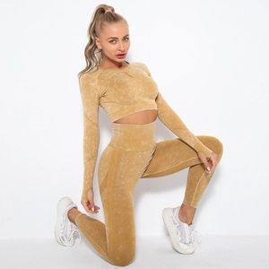 Details zum stone-washed Yoga-Set in Ingwer mit geripptem Bund und nahtlosem Crop-Top