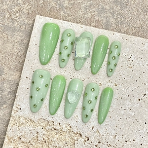 Handmade Press On Nails Light Green Cat Eye Effect Long Almond Shape With Rhinestones And 3D Decor Artificial Fingernails