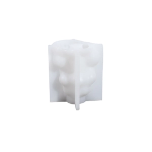 Detalle del molde de silicona con bolas apiladas para velas DIY y figuras de yeso