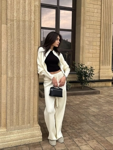 Women's cream white leisure two-piece tracksuit with zip-up hoodie and wide-leg trousers