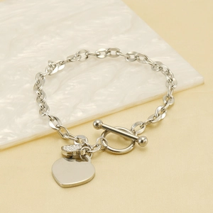 Bracelet chaîne en acier inoxydable argenté avec pendentifs cœur et fermoir à bascule