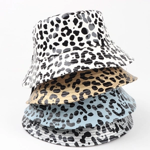 Chapeau Bob En Cuir PU Imprimé Léopard Brillant Métallisé Imperméable Protection Solaire Mode Pour Femmes