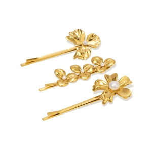 Lot de 3 barrettes en acier inoxydable doré avec fleurs en nacre et perles sur blanc
