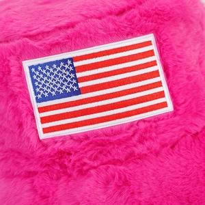 Bob en peluche rose avec broderie drapeau américain pour chaleur hivernale