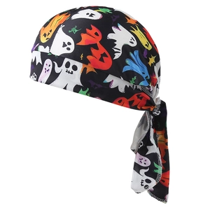 Halloween Piratenkopftuch in Schwarz mit Geister-, Kürbis- und Fledermausmotiven