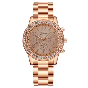 Montre Genève tendance pour femmes en or rose avec strass et bracelet métallique