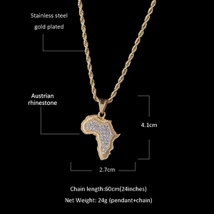 Détail du pendentif carte d'Afrique doré avec strass autrichiens et dimensions
