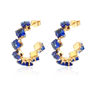 Macro di orecchini a C placcati in oro con zirconi blu radiosi dal taglio quadrato
