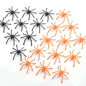 Halloween small plastic spiders in black and orange for party decoration props