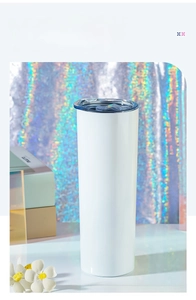 Détail du gobelet 20oz blanc ivoire en acier inoxydable avec couvercle coulissant clair