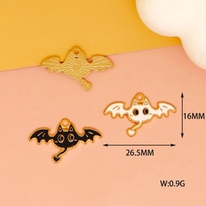 Detail view of 16x26.5mm Halloween bat cat alloy charms with weight of 0.9g