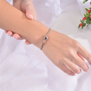Bracciale proiezione in acciaio inossidabile con 100 lingue Ti amo per coppie