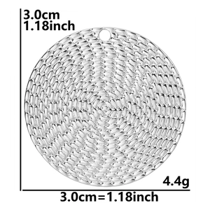 Detailed view of 3.0cm silver woven texture round pendant with size and weight specs