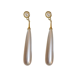 Elegant vintage French style teardrop pearl drop earrings with champagne gold finish