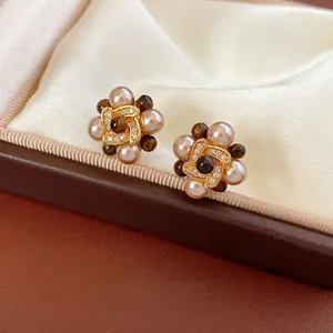 Boucles D'oreilles Puces Fleur Vintage Cuivre Plaqué Or Zircon Künstliche Perle D'imitation Et Tige En Argent Élégant Luxe Femmes