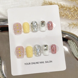 Handgemachte Luxus Künstliche Nägel Kurz Sargform Strass Glitzer Rosa Gelb Weiß Glänzende Falsche Nägel