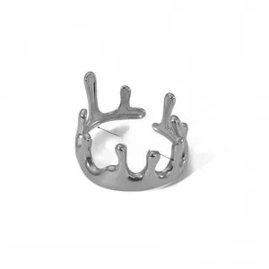 Macro detail of molten lava crown ring showing 17mm inner diameter and 2.2g weight