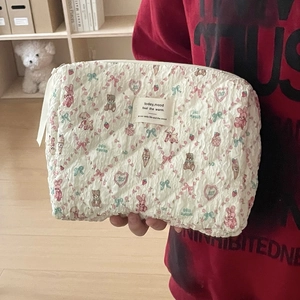 Quilted floral sheep makeup bag with cartoon rabbit and bear prints for travel