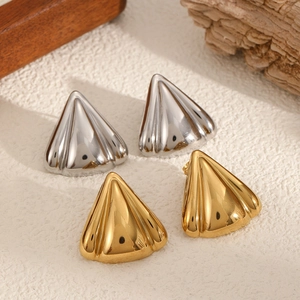 Boucles D'oreilles Plissées Triangle Géométrique En Acier Inoxydable Pour Femmes Bijoux Style Ins Moderne Minimaliste