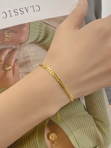 Classic gold Cuban link bracelet for women and men, stylish chunky metal chain jewelry