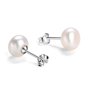 Elegant pair of round freshwater pearl earrings with S925 sterling silver studs