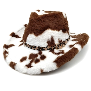Chapeau de cow-boy à motif vache marron et blanc avec ceinture léopard et boucle dorée