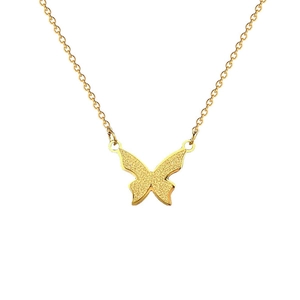 Collier minimaliste papillon doré avec finition givrée sur une chaîne en acier inoxydable