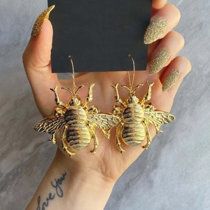 Vintage Bee Beetle Dangle Earrings Retro Antique Gold Metal Insect Animal Drop Jewelry For Women With Iron Earring Post