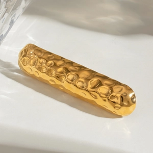 Klassische 18k vergoldete Edelstahl Haarklammer mit Hammerschlag und Lichtreflexen