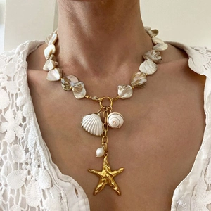 Fashion 18k gold stainless steel necklace with shell beads and starfish pendant on neck