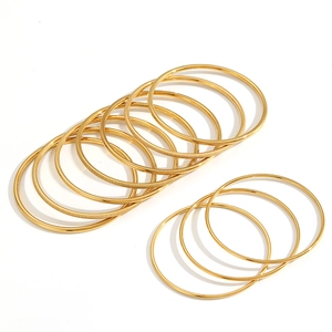 Set di bracciali rigidi in acciaio inossidabile placcato oro 18k con finitura lucida e opaca