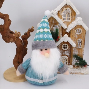 Blauer Weihnachtsgnom aus Stoff mit gestrickter Streifenmütze und weißem Bart Deko