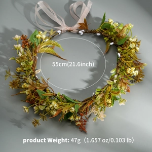 Close-up of floral garland headband with dimension of 55cm and weight of 47g for bridal use