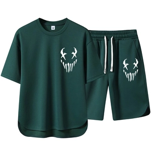 Ensemble de sport été homme vert foncé avec t-shirt manches courtes et short à cordon