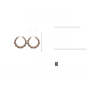 Détails des créoles léopard de 5,8 cm avec texture bambou et spécifications de poids de 12,4 g