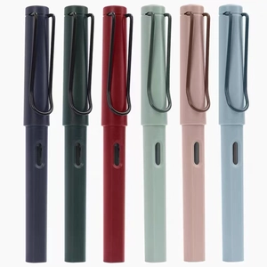Stylos plume Morandi ergonomiques en six couleurs avec un clip en U minimaliste