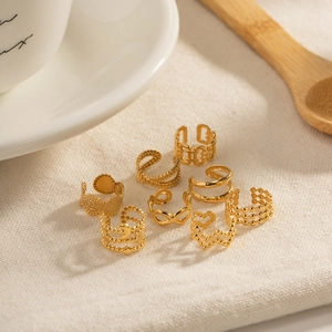 Lot de 7 boucles d'oreilles clips en acier inoxydable doré 18K aux motifs tressés