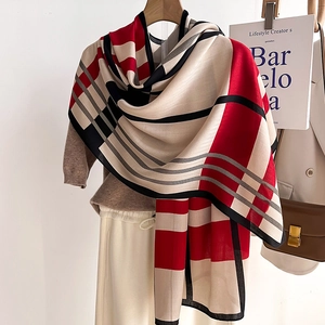 Women Classic Plaid Scarf Large Fashionable Shawl Warm Neck Wrap Polyester Scarf Winter Elegant Autumn Neckwear Accessory