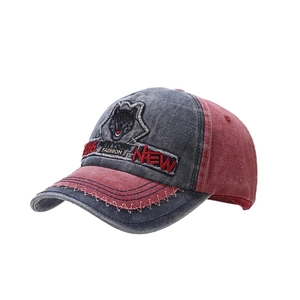 Vintage washed baseball cap with husky patch embroidery in grey and red contrast