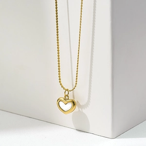 Vintage Heart Pendant Necklace 18K Gold Plated Titanium Steel White Mother Of Artificial Pearl Patchwork Chain For Women