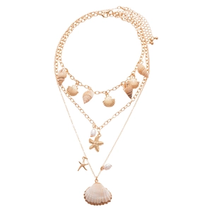 Collier multicouche doré avec pendentifs étoile de mer et coquillage et perles de vacances