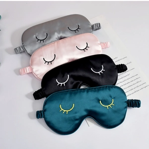 Luxus Seide Schlafmaske Set mit süßen bestickten Wimpern für bequeme nächtliche Entspannung
